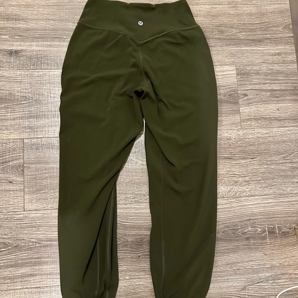lululemon athletica Pants - lululemon Align Jogger High-Rise 28” Nulu – green – Size 6